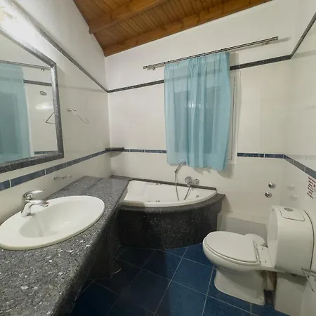 Apartamento Aphrodite & With Swimming Pool *