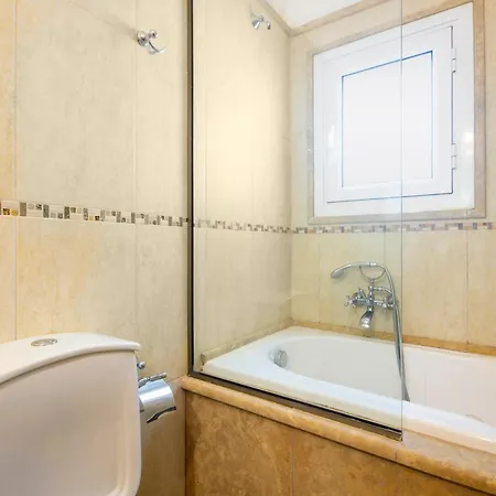 Apartamento Aphrodite & With Swimming Pool *