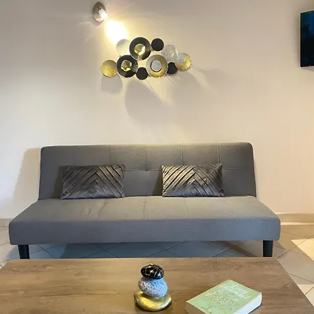 Apartman Aphrodite & With Swimming Pool Niszáki