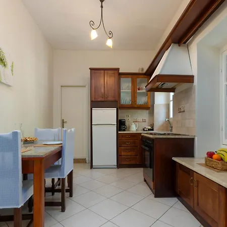 Appartement Aphrodite & With Swimming Pool *