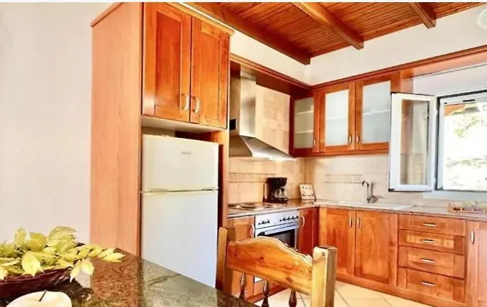 Apartment Aphrodite & With Swimming Pool Nisaki (Corfu)