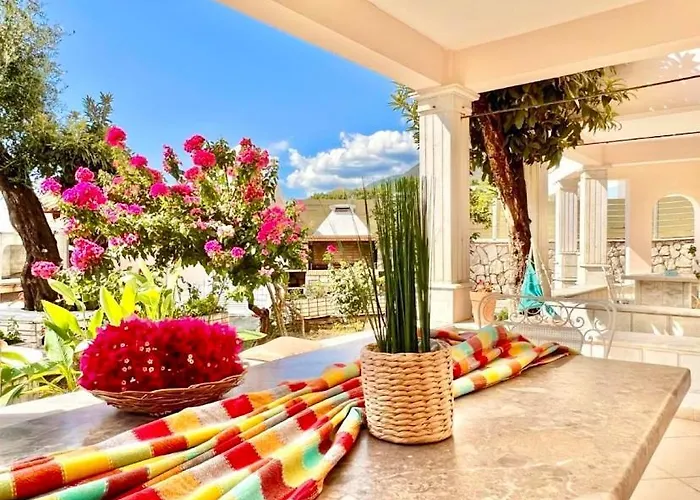Aphrodite & With Swimming Pool Apartment *