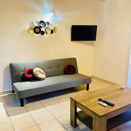 Apartamento Aphrodite & With Swimming Pool *
