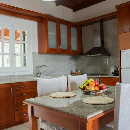 Aphrodite & With Swimming Pool Apartament *