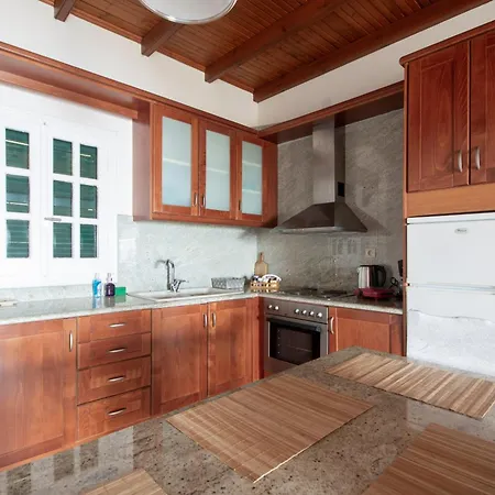 Aphrodite & With Swimming Pool Apartament Nisaki (Corfu)