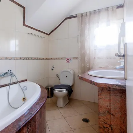 Aphrodite & With Swimming Pool Apartament Nisaki (Corfu)