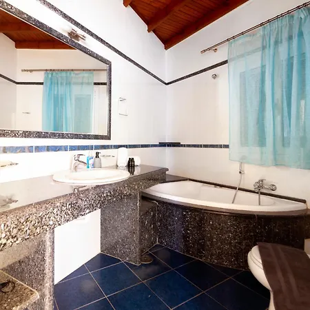 Apartamento Aphrodite & With Swimming Pool *